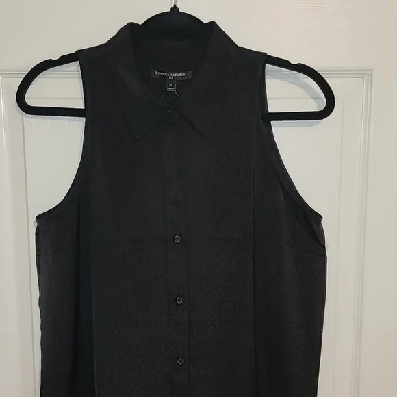 Banana Republic sleeveless blouse - Picture 3 of 8